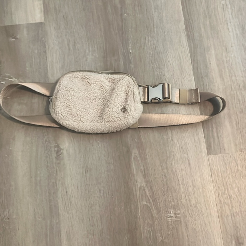 Lululemon belt bag